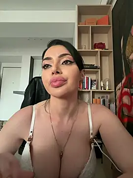 Mia Splash online show from April 27, 4:05 pm