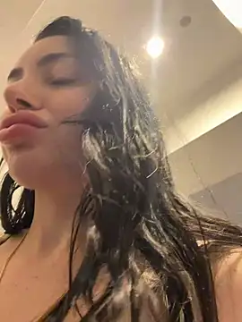 Mia Splash online show from May 12, 3:47 am
