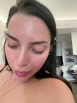 Mia Splash online show from July 28, 4:39 pm