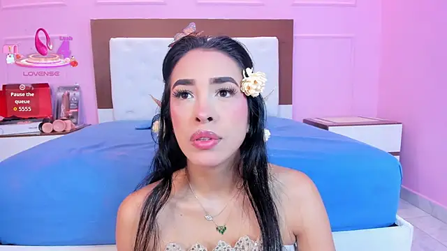 SOPHIATRISTA online show from October 31, 12:17 pm