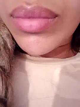 Snapshot of Sexlove1xo chatting on February 22, 3:47 pm Sexlove1xo online show from February 22, 3:47 pm