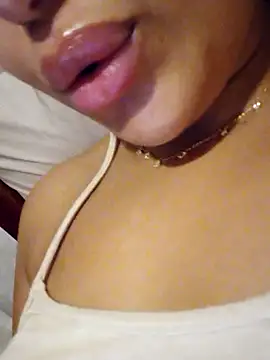 Snapshot of Sexlove1xo chatting on June 17, 7:59 pm Sexlove1xo online show from June 17, 7:59 pm