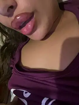 Snapshot of Sexlove1xo chatting on July 18, 7:34 am Sexlove1xo online show from July 18, 7:34 am