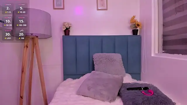 Anniie  Evans online show from December 3, 4:16 pm