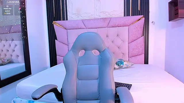 Emma lorense22 online show from February 24, 8:14 pm