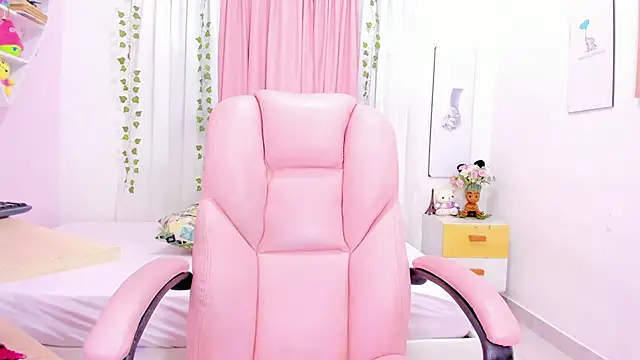 Emma lorense22 online show from March 4, 7:11 pm