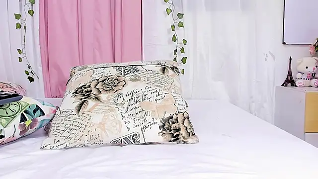 Emma lorense22 online show from March 8, 10:24 pm