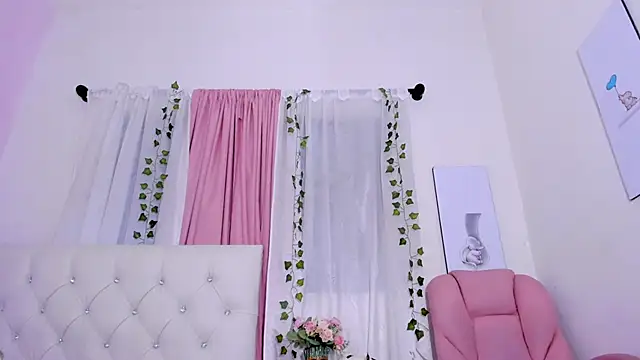 Emma lorense22 online show from March 22, 10:15 pm