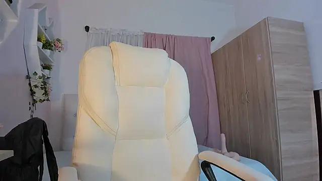 Emma lorense22 online show from October 15, 6:52 pm