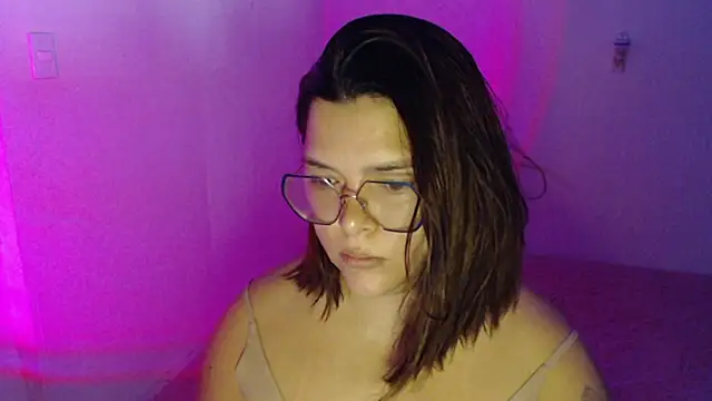 Snapshot of GoddessChaar chatting on October 21, 1:34 pm GoddessChaar online show from October 21, 1:34 pm