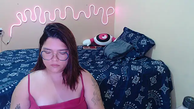 Snapshot of GoddessChaar chatting on December 5, 10:02 am GoddessChaar online show from December 5, 10:02 am