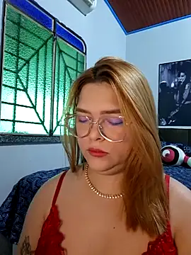 Snapshot of GoddessChaar chatting on April 2, 10:24 am GoddessChaar online show from April 2, 10:24 am