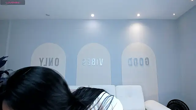 BrunaThompson online show from March 18, 12:03 pm