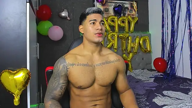 Snapshot of luigi_hot_ chatting on May 24, 5:40 pm luigi hot online show from May 24, 5:40 pm