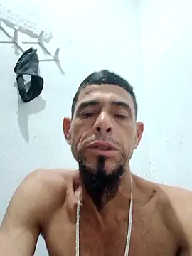 Snapshot of 39januario chatting on February 20, 1:46 am 39januario online show from February 20, 1:46 am