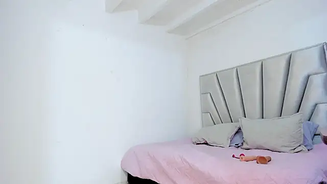 Couple fantasies69 online show from December 18, 7:25 am