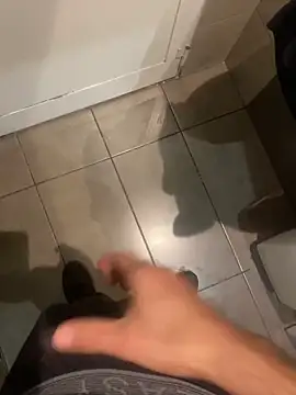 Snapshot of mikekmi21 chatting on February 20, 12:36 pm mikekmi21 online show from February 20, 12:36 pm