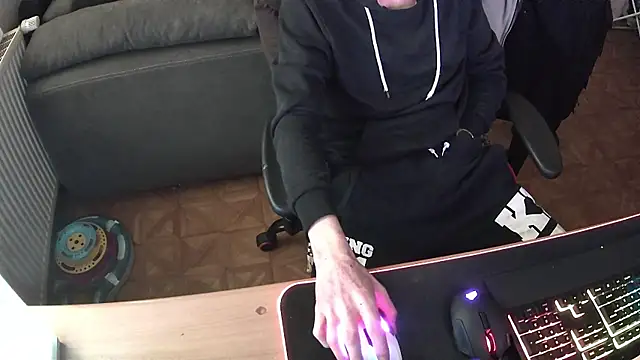 Snapshot of DerGeileLoveboy chatting on October 23, 10:36 am DerGeileLoveboy online show from October 23, 10:36 am