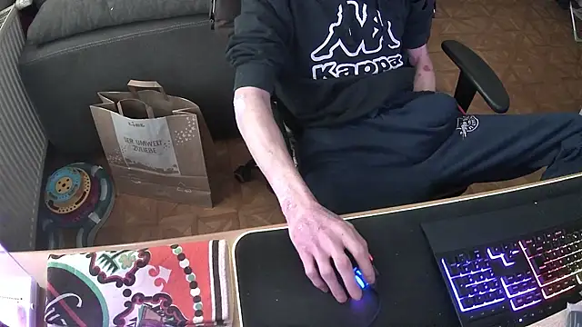 Snapshot of DerGeileLoveboy chatting on November 7, 2:28 pm DerGeileLoveboy online show from November 7, 2:28 pm