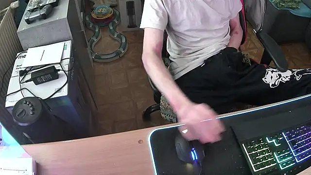 Snapshot of DerGeileLoveboy chatting on November 21, 8:13 am DerGeileLoveboy online show from November 21, 8:13 am