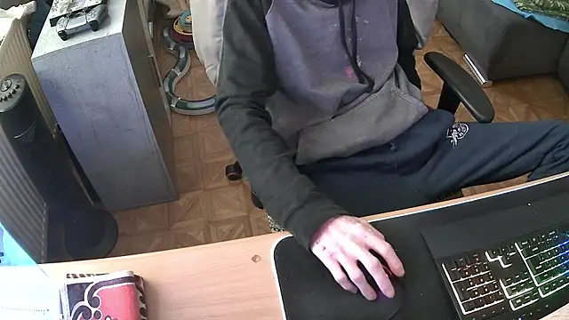 Snapshot of DerGeileLoveboy chatting on November 24, 11:32 am DerGeileLoveboy online show from November 24, 11:32 am