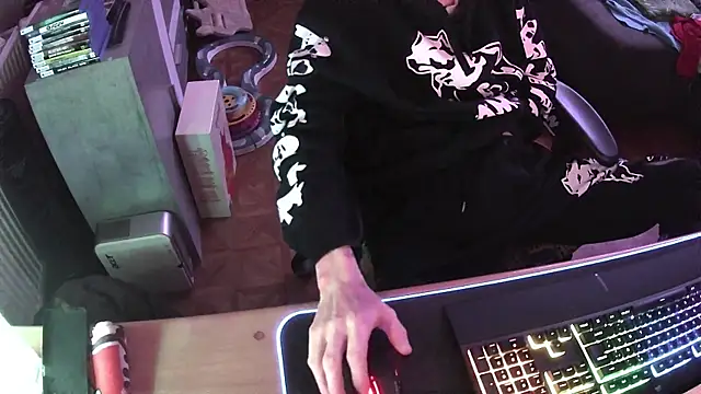 Snapshot of DerGeileLoveboy chatting on December 1, 11:21 pm DerGeileLoveboy online show from December 1, 11:21 pm