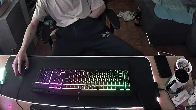 Snapshot of DerGeileLoveboy chatting on January 6, 8:29 am DerGeileLoveboy online show from January 6, 8:29 am