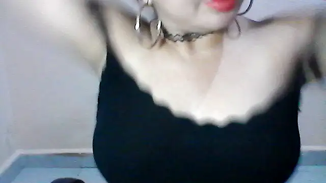 Snapshot of shashel5 chatting on June 2, 5:31 am shashel5 online show from June 2, 5:31 am