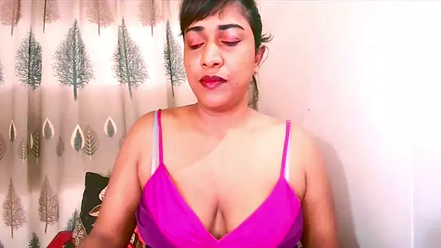 Snapshot of Indian_Erotic69 chatting on June 3, 5:43 am Indian Erotic69 online show from June 3, 5:43 am