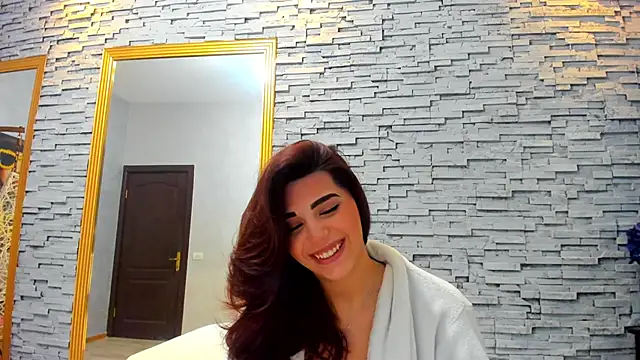 Bella Posh online show from February 26, 6:58 am