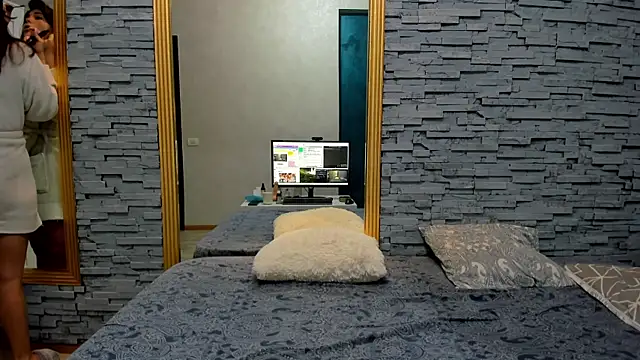 Bella Posh online show from March 18, 7:19 am