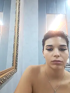 Bella Posh online show from November 4, 5:39 am