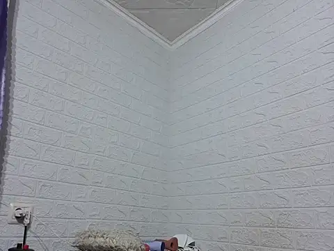 Snapshot of Ramona870 chatting on July 18, 6:39 am Ramona870 online show from July 18, 6:39 am