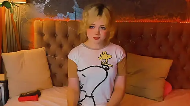 EmilyAngells online show from May 14, 6:31 am