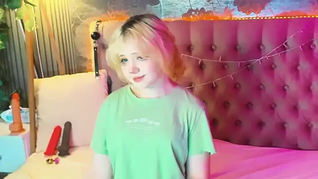 EmilyAngells online show from May 27, 6:32 am