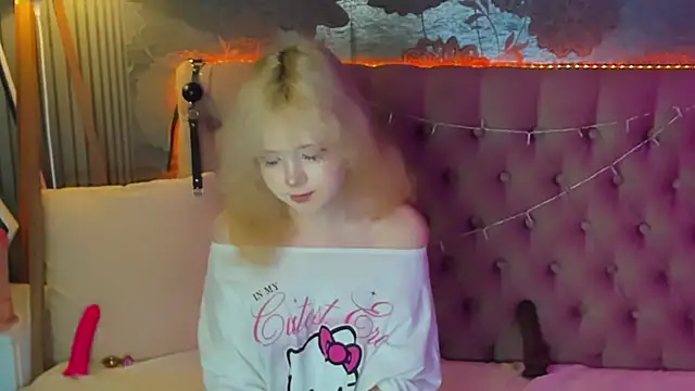 EmilyAngells online show from June 25, 6:07 am