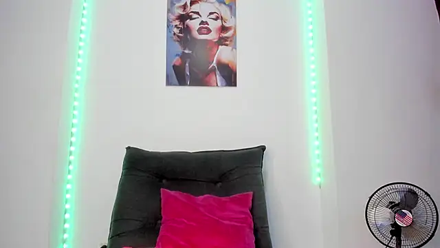 Snapshot of sindy_castro chatting on May 29, 1:42 pm sindy castro online show from May 29, 1:42 pm