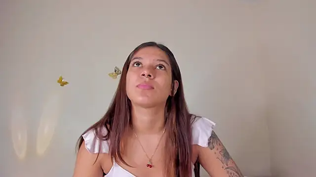Snapshot of violett_24_ chatting on October 6, 11:46 pm violett 24 online show from October 6, 11:46 pm
