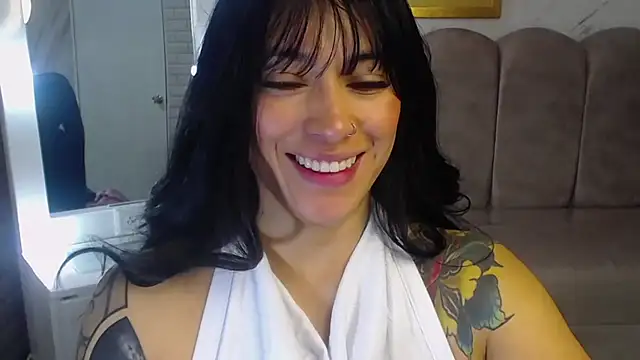Isabella Collen v online show from May 1, 1:05 pm