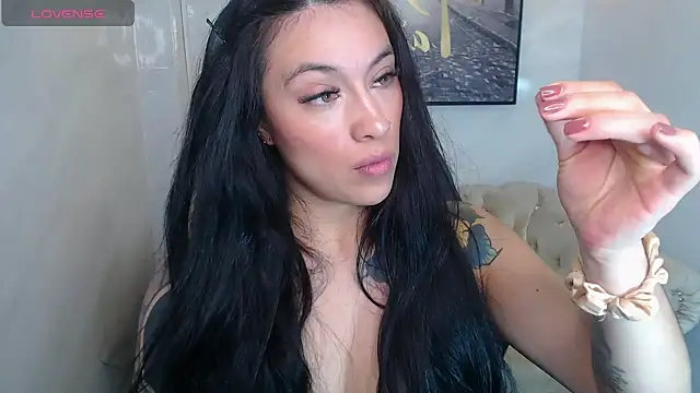 Snapshot of Isabella_Collen_v chatting on June 17, 1:12 pm Isabella Collen v online show from June 17, 1:12 pm