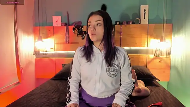 ChloeAllennn online show from November 10, 12:20 am