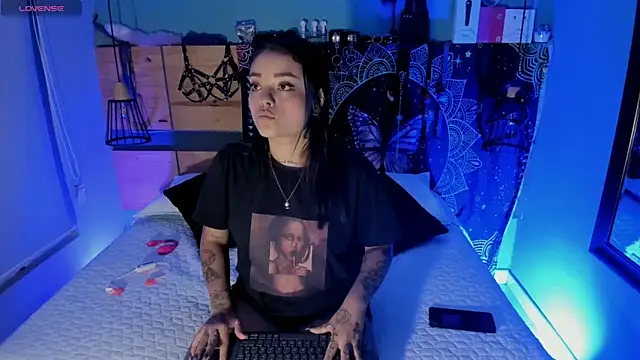 ChloeAllennn online show from April 28, 3:17 pm
