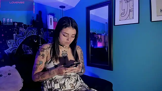 Snapshot of ChloeAllennn chatting on May 6, 12:30 am ChloeAllennn online show from May 6, 12:30 am
