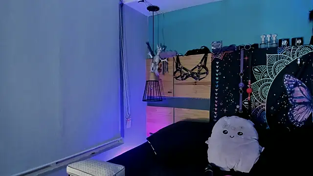 Snapshot of ChloeAllennn chatting on May 18, 11:21 pm ChloeAllennn online show from May 18, 11:21 pm