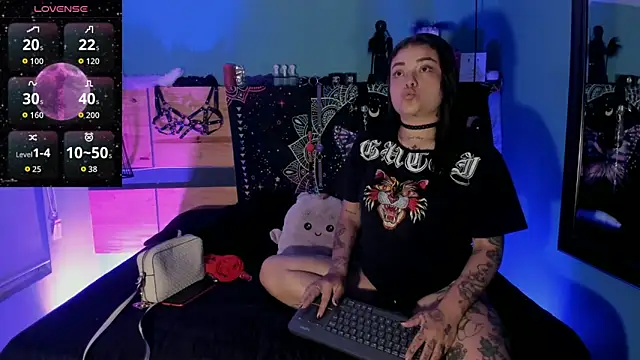 Snapshot of ChloeAllennn chatting on June 2, 11:23 am ChloeAllennn online show from June 2, 11:23 am