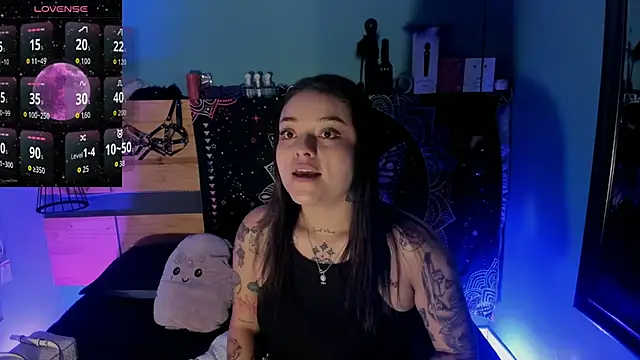 Snapshot of ChloeAllennn chatting on June 9, 9:54 am ChloeAllennn online show from June 9, 9:54 am
