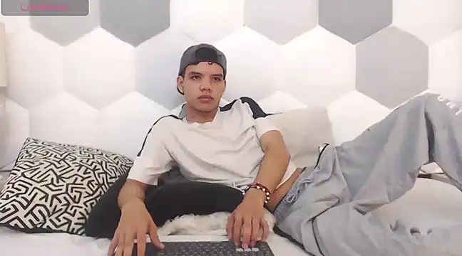 Snapshot of Axel_Forte chatting on February 25, 12:45 pm Axel Forte online show from February 25, 12:45 pm