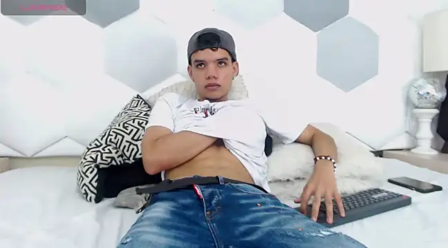 Snapshot of Axel_Forte chatting on February 26, 12:58 pm Axel Forte online show from February 26, 12:58 pm