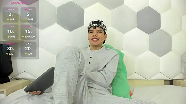 Snapshot of Axel_Forte chatting on October 27, 1:48 pm Axel Forte online show from October 27, 1:48 pm