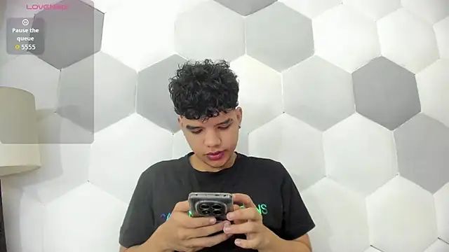 Snapshot of Axel_Forte chatting on October 31, 1:23 pm Axel Forte online show from October 31, 1:23 pm